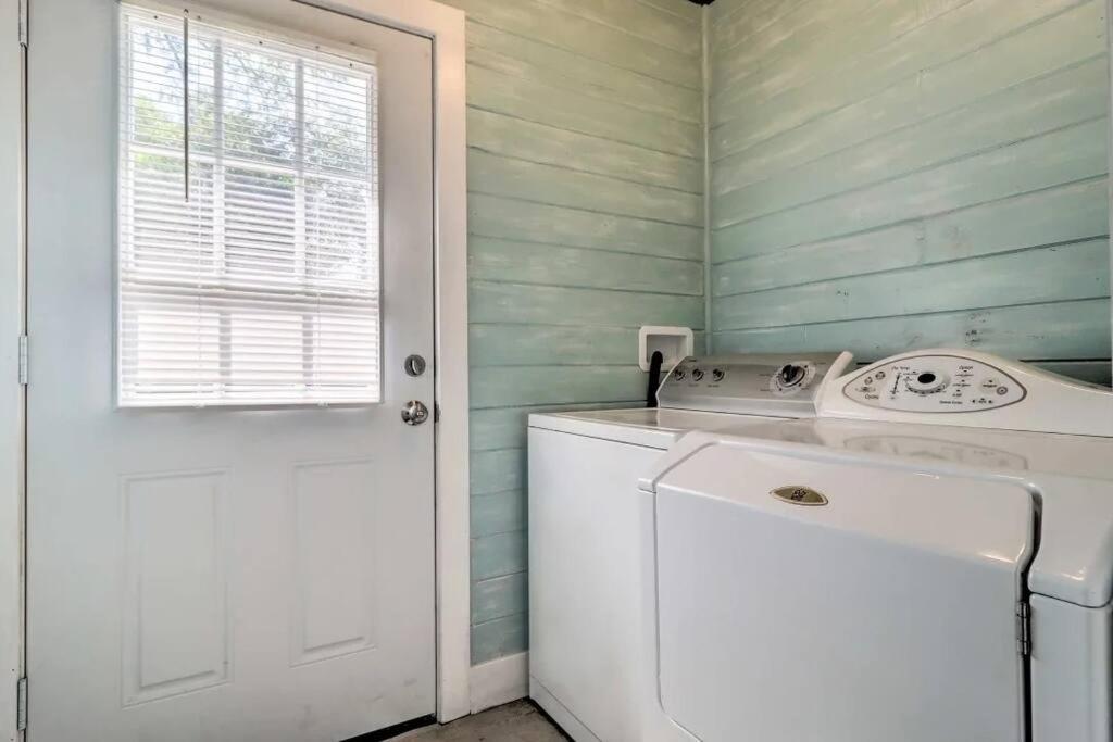 Pool Home Sleeps 6 With Large Fenced Yard Джаксънвил Екстериор снимка