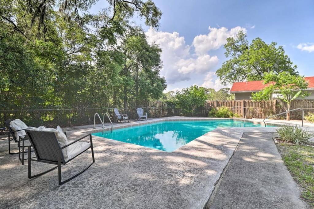 Pool Home Sleeps 6 With Large Fenced Yard Джаксънвил Екстериор снимка